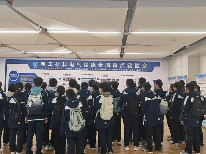 4e27b94bebba24a3bb25f6da4d0b0f0f