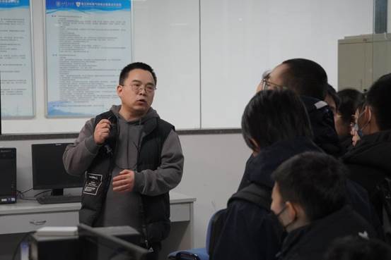 f5b57ac7b4a403d7b207e52047e7e8f2